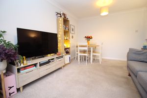 Living/Diner- click for photo gallery